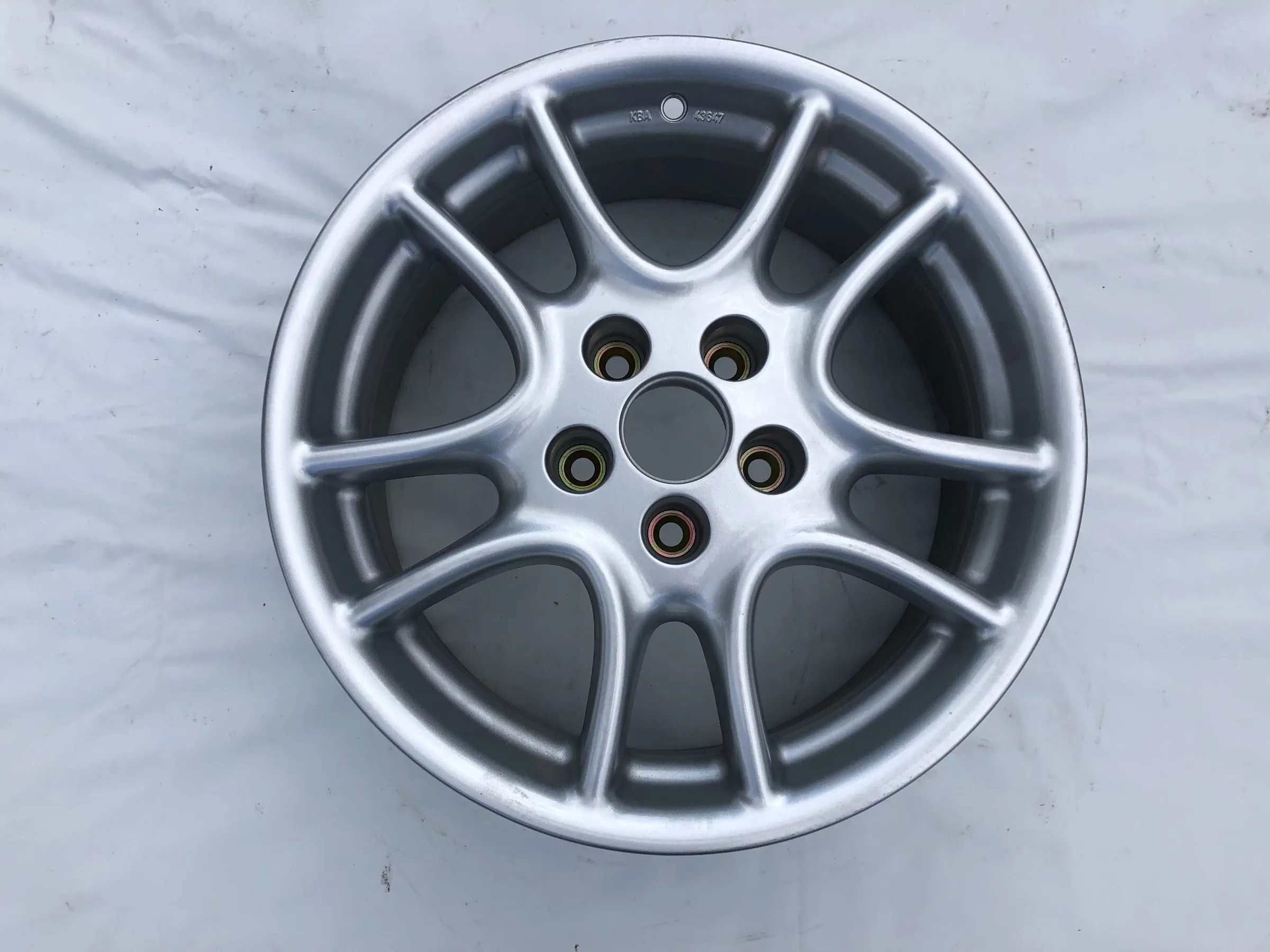 NEU NOS Alufelge 7Jx16H2 ET39 5-Loch Twin Spoke Original NEU NOS Alufelge 7Jx16H2 ET39 5-Loch Twin Spoke Original